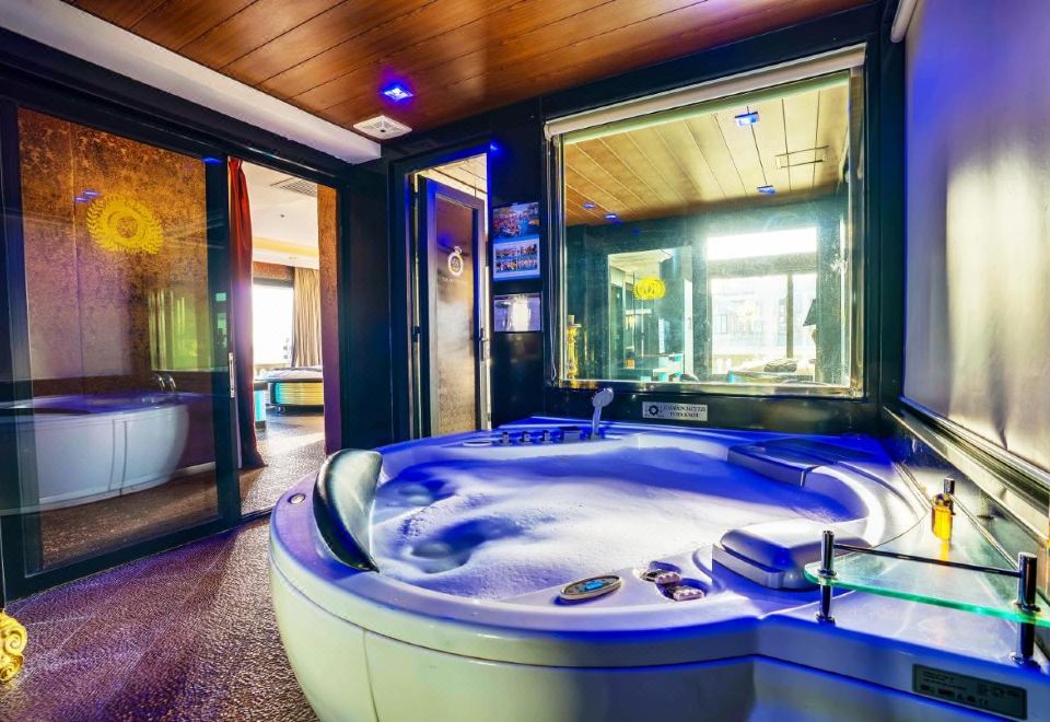 The Hotel Royal ACEOver view