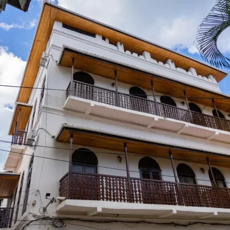 Aurelia Zanzibar