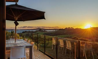 Cable Bay Views