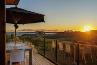 Cable Bay Views Hotels in Уаихеке