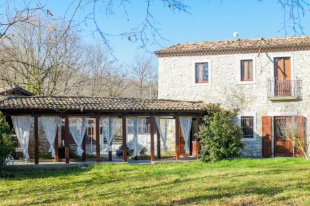 Casale Cipriani Отели в г. Карпиноне