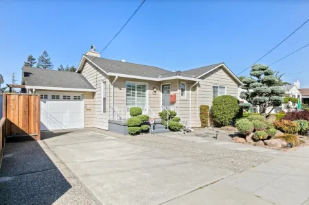 @ Marbella Lane - Modern Refreshing Home Отели рядом с достопримечательностью «Публичная библиотека СанМатео»