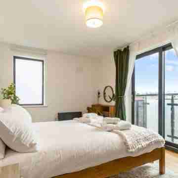 Central 1Bd with Free Underground Parking! Rooms