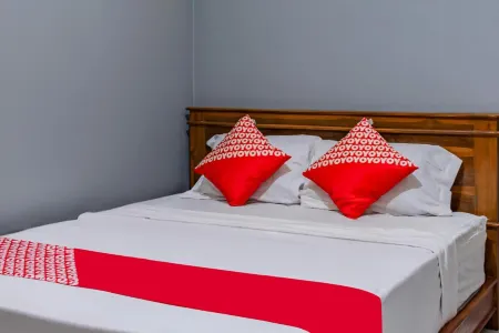 Hotel O Ilir Barar I Near Rumah Sakit Islam Siti Khadijah Formerly Maleo Hotel Отели в г. Lorok Pakjo