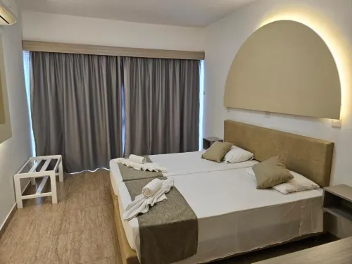 Penelope Beach Hotel Apts - baignoire
