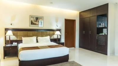 The Avenue Hotel & Suites Hotel a 