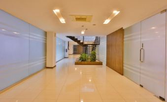 Avari Xpress Gulberg