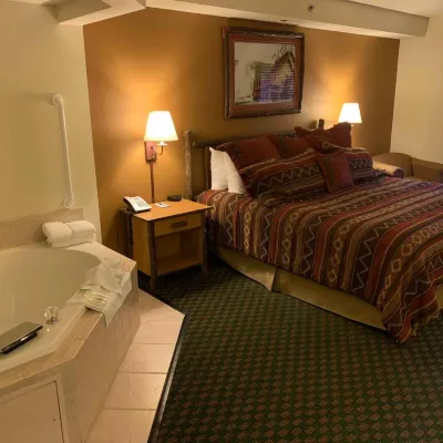 AmericInn by Wyndham Cody Hotel dekat Monster Lake