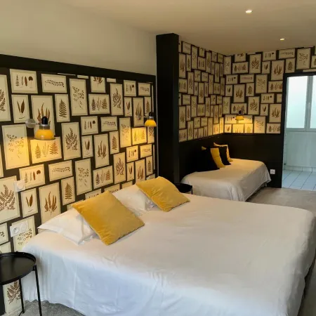 Hôtel le Cobh Hotels in Плоермель