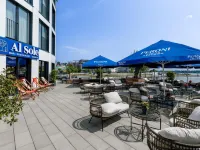 HotelHafenWedel Hotels near Rissen