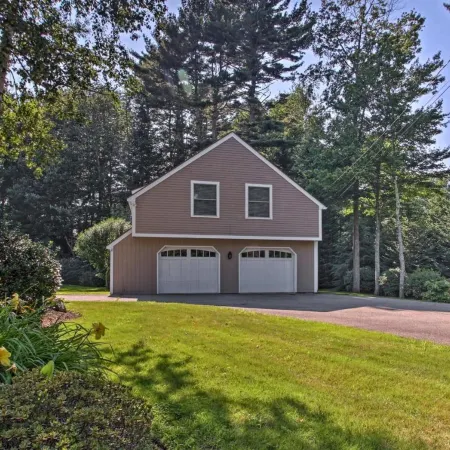 1/2 Mi to Beach: Lovely Guesthouse in Kennebunk!