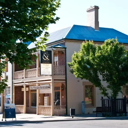 Cobb & Co Court Boutique Hotel