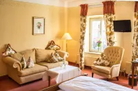 WAGNERS Hotel & Restaurant Greifen-Post Hotels in Vehlberg