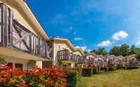 Vacancéole - le Domaine du Golf d'Albret Hotels in Damazan
