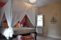 Bove Town House Apartments - parking