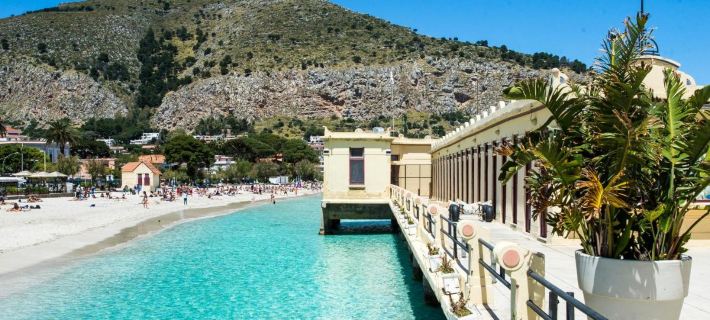 Casetta Vista Mare in Piazza a Mondello by Wonderful Italy Hotels in Mondello