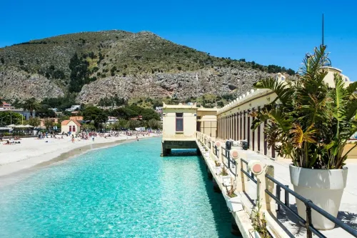 Casetta Vista Mare in Piazza a Mondello