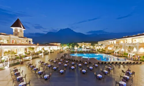 特基羅瓦古拉爾尊貴飯店