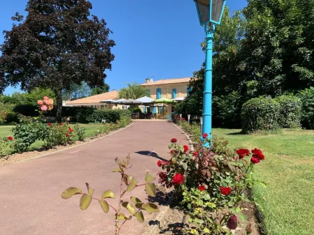 Le Melchior Отели в г. Ножан-Э-Постьяк