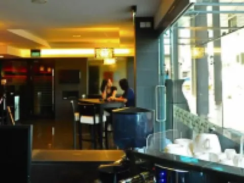 Tat Place Hotel โรงแรมในกัวลาเบไลต์