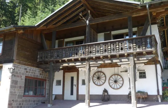 豪樂澤斯圖貝旅館