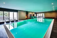 Hotel Zugbrücke Grenzau Gmbh