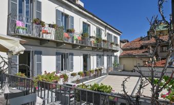 Hotel Marco's - Housity