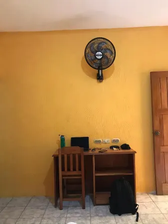 Natz Hotel Отели в г. Флорес