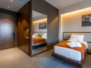 Bridge Hotel