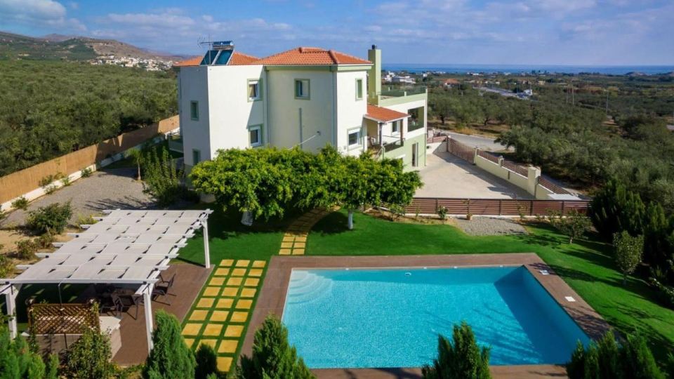 Villa Dimokratia