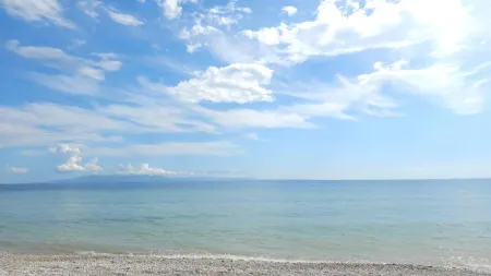 Friends House - Borsh Hotel Отели рядом с достопримечательностью «Qeparo Beach»