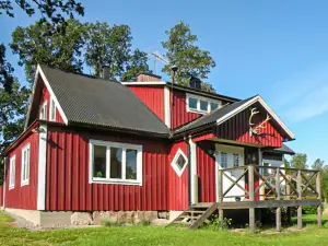 Stunning Home in Lidhult with Wifi
