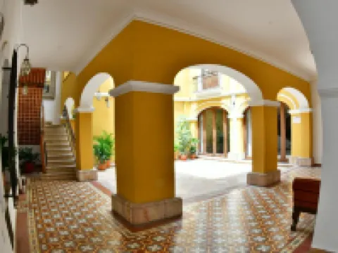 Parador Santa Maria la Real スクレのホテル