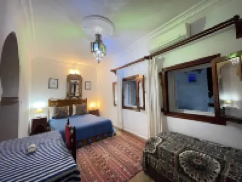 ダル サババ シェフシャウエンのホテル