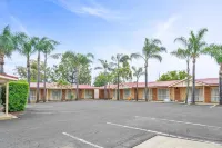 The Oxley Motel Dubbo - parking