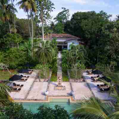 JH Villa Hotel Exterior