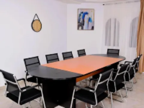 克爾阿迪亞納 薩利 伯土達爾酒店