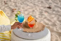 BJ Beachfront Hotel - bar