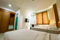 Urbanview Hotel Cosmo Jambi Hotel di The Hok