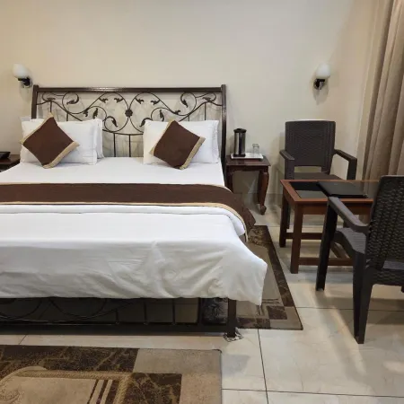 Rose Cottage - A Heritage Retreat