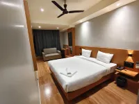 Hashtag Inn Opposite Sarusajai Stadium - 3 Sao