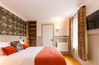 The Harbour Guest House - parking