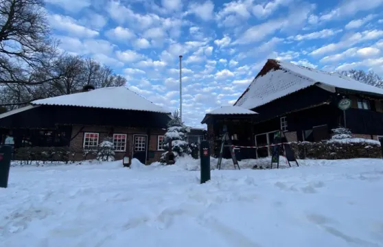 北江德水幕酒店及餐廳