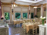 Churchill Manor - servizio colazione