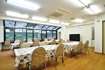 Hotel Koshien Отели рядом со станцией JR Koshienguchi station