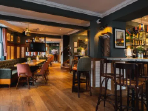 Albert Arms Hotels in Esher