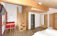 Berghotel Bischofalp فنادق في Elm