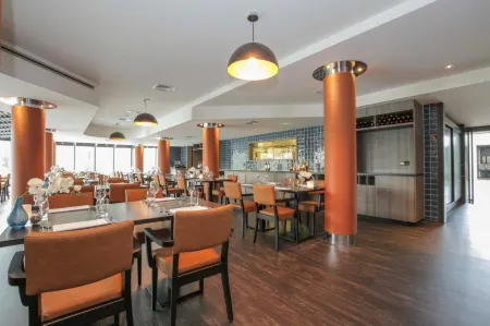 Fletcher Hotel-Restaurant Leidschendam – Den Haag Отели в г. Зутермер