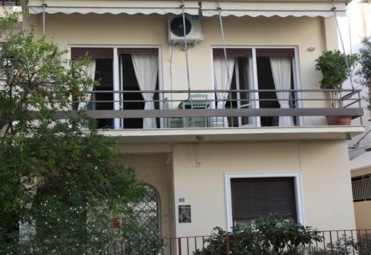 스타일리시 플랫 바이 더 비치 오보 에뎀