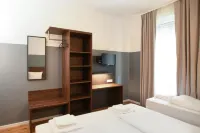 Hotel Apadana Frankfurt - 2-Star
